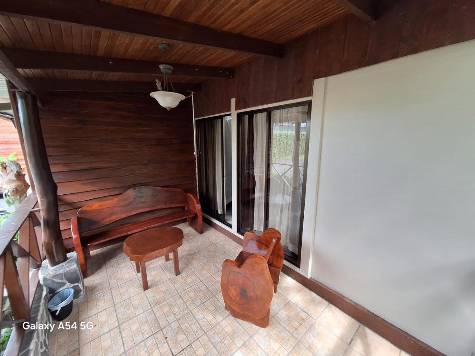 Hotel Iris Arenal La Fortuna Екстер'єр фото