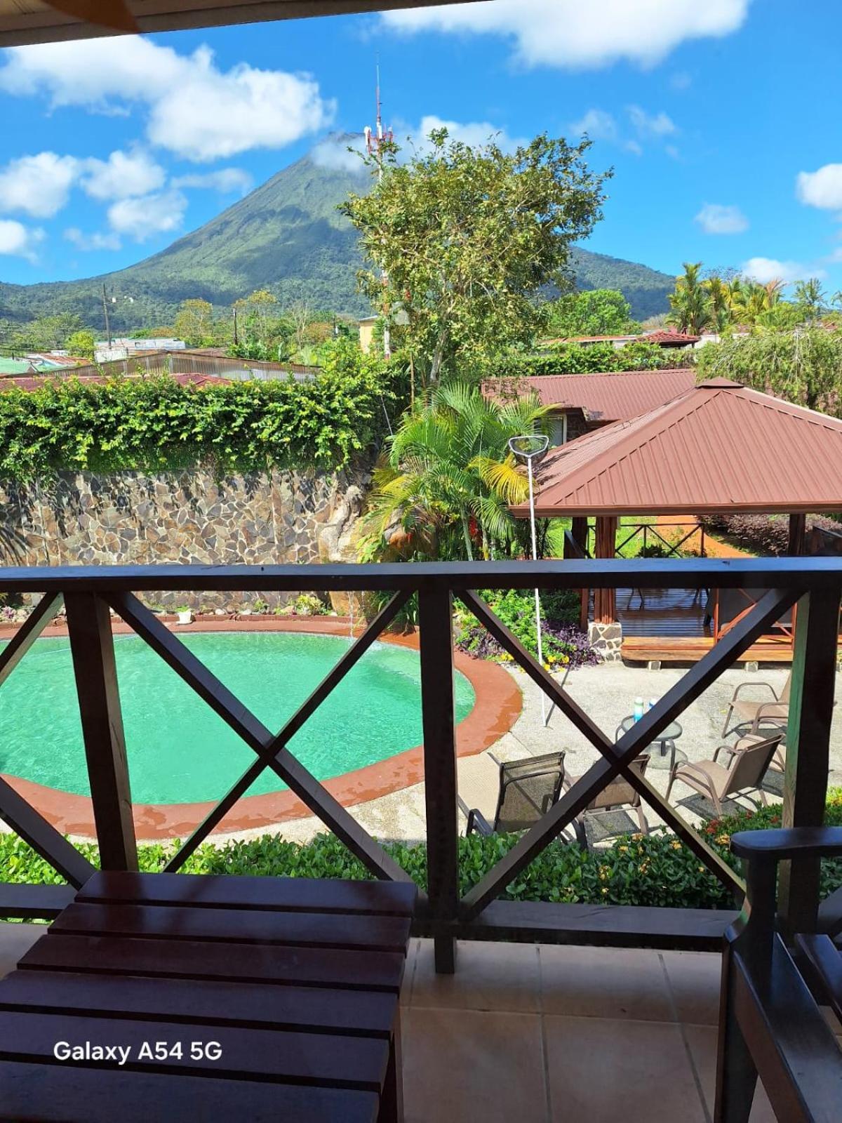 Hotel Iris Arenal La Fortuna Екстер'єр фото