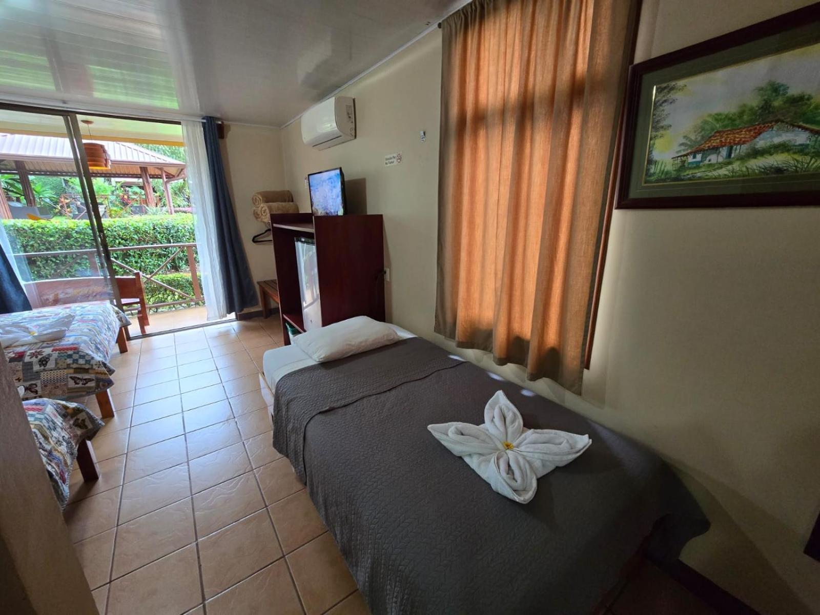 Hotel Iris Arenal La Fortuna Екстер'єр фото