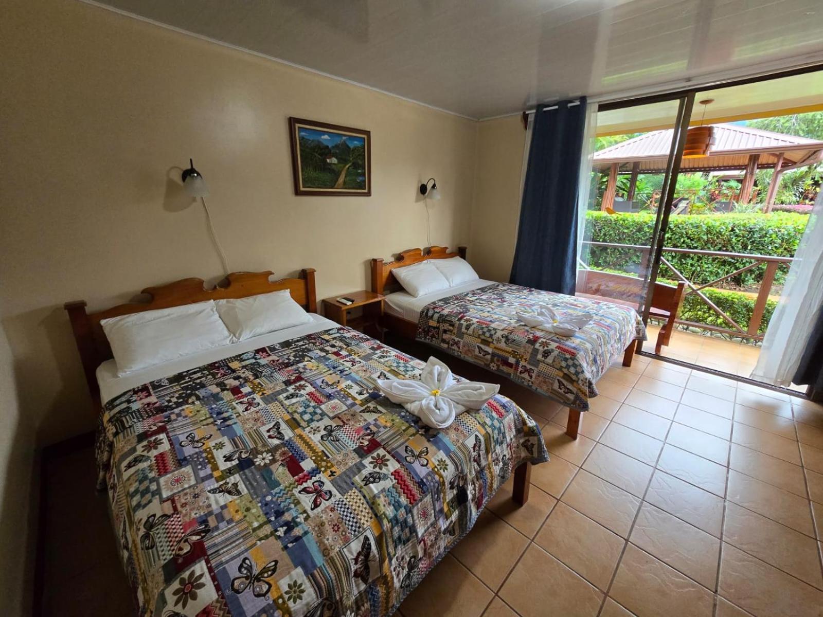 Hotel Iris Arenal La Fortuna Екстер'єр фото