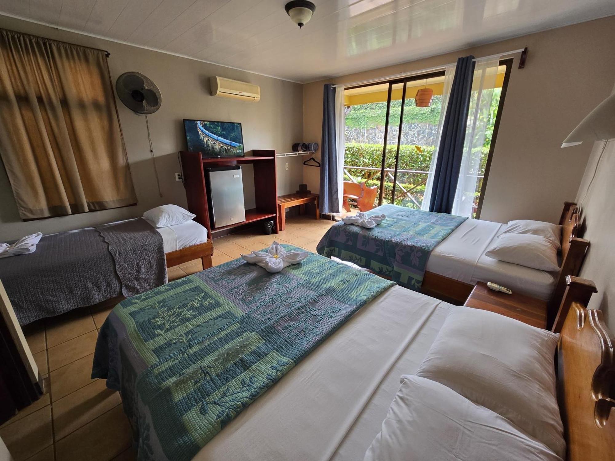 Hotel Iris Arenal La Fortuna Екстер'єр фото
