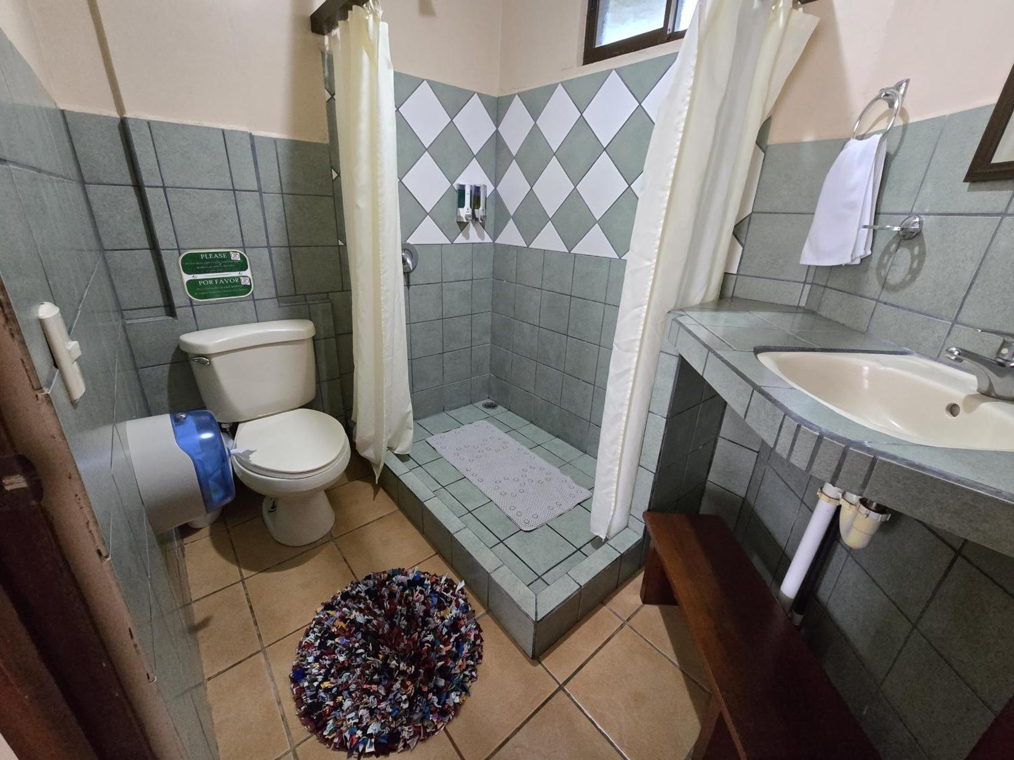 Hotel Iris Arenal La Fortuna Екстер'єр фото