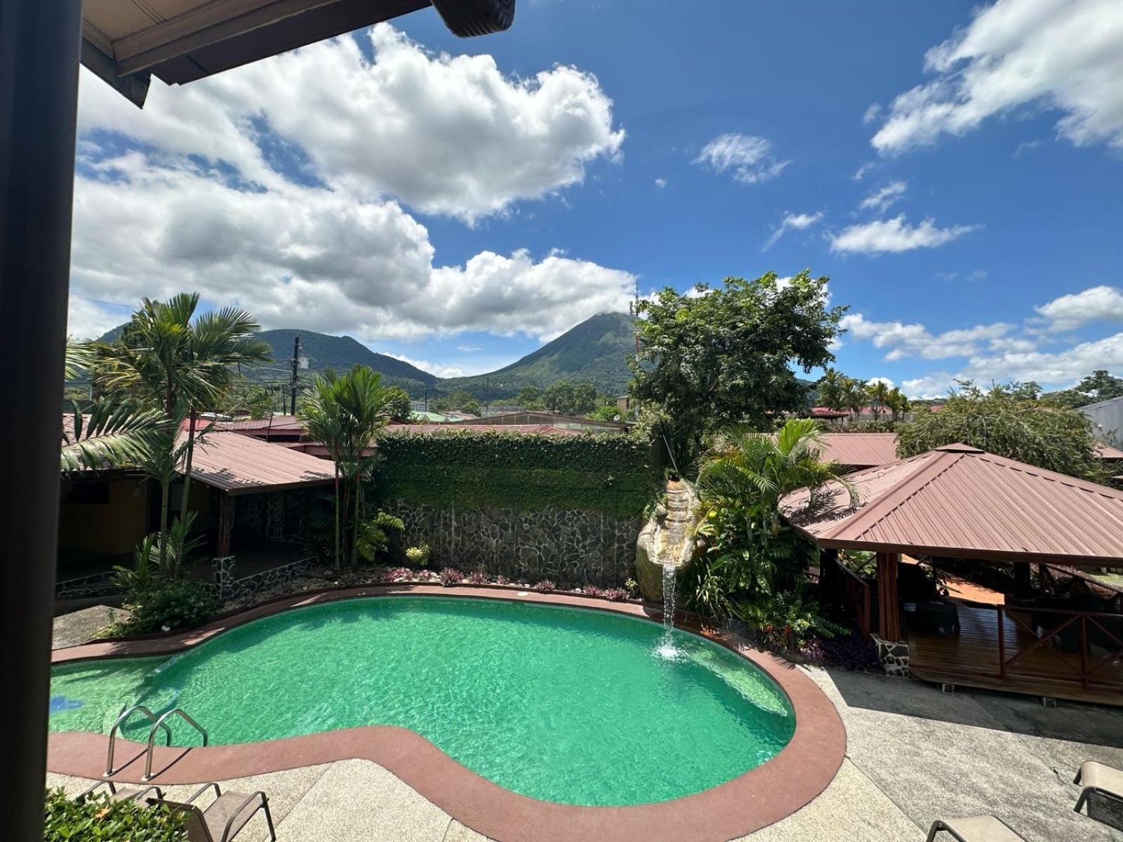 Hotel Iris Arenal La Fortuna Екстер'єр фото