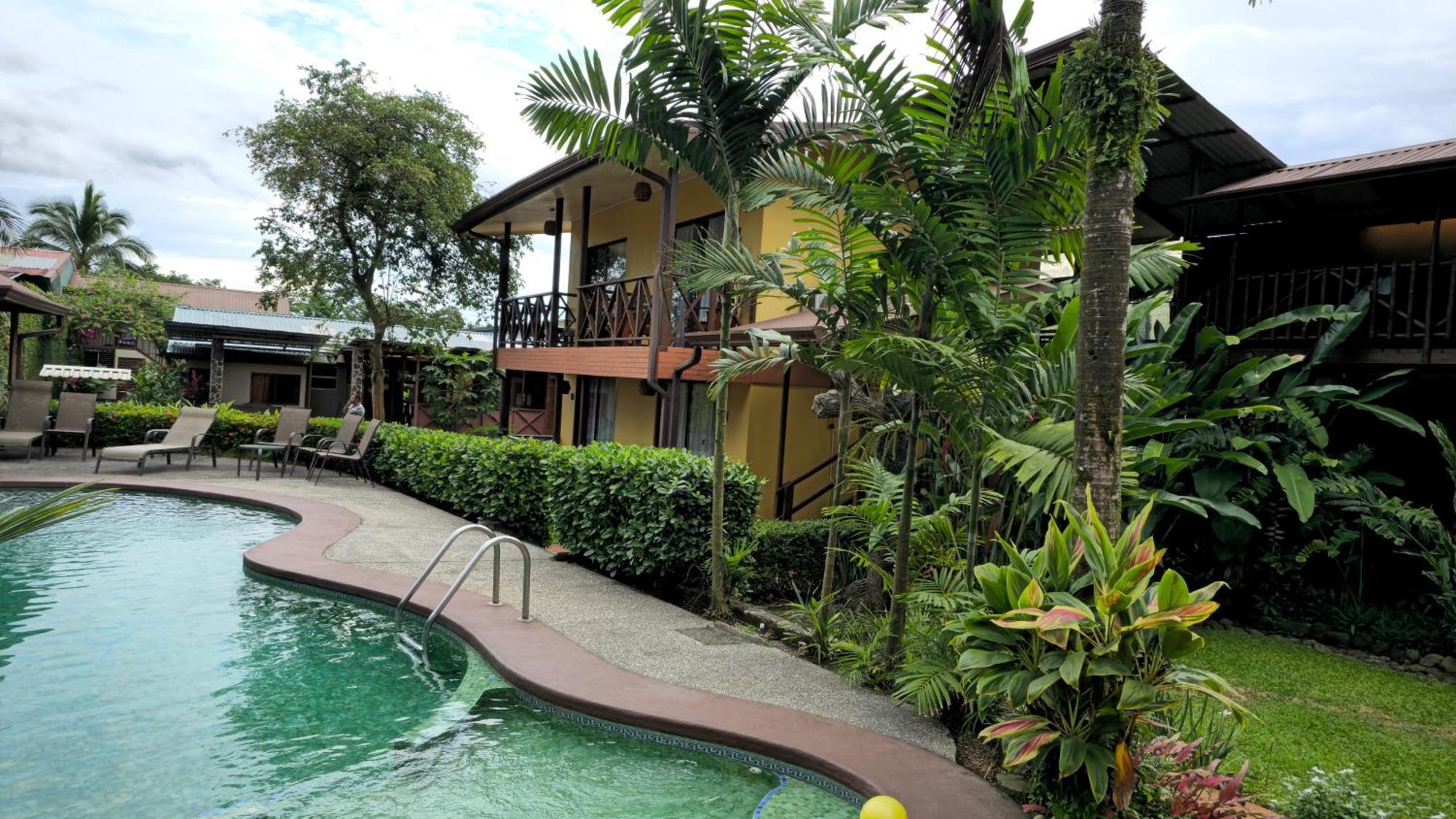 Hotel Iris Arenal La Fortuna Екстер'єр фото